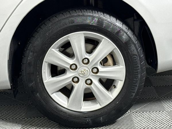 2015-Toyota-Corolla-Quest-16-Plus image:6