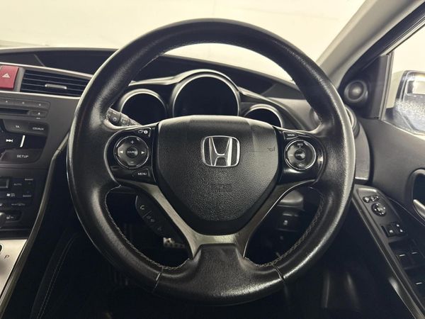 2015-Honda-Civic-Tourer-18-Executive-Auto image:11