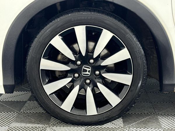2015-Honda-Civic-Tourer-18-Executive-Auto image:4