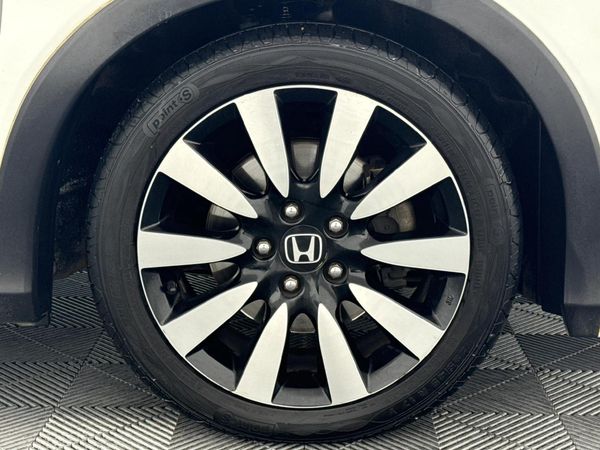 2015-Honda-Civic-Tourer-18-Executive-Auto image:5