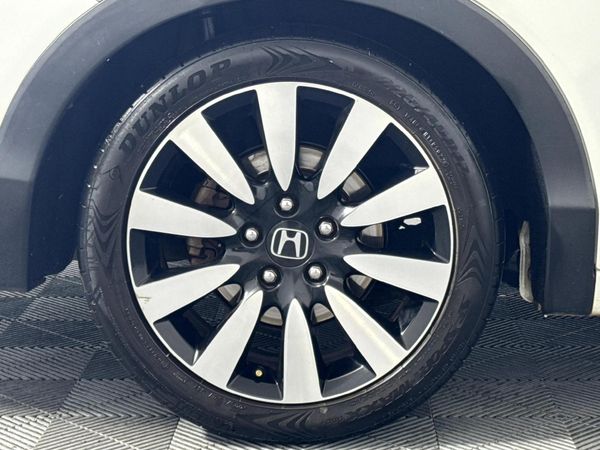 2015-Honda-Civic-Tourer-18-Executive-Auto image:7