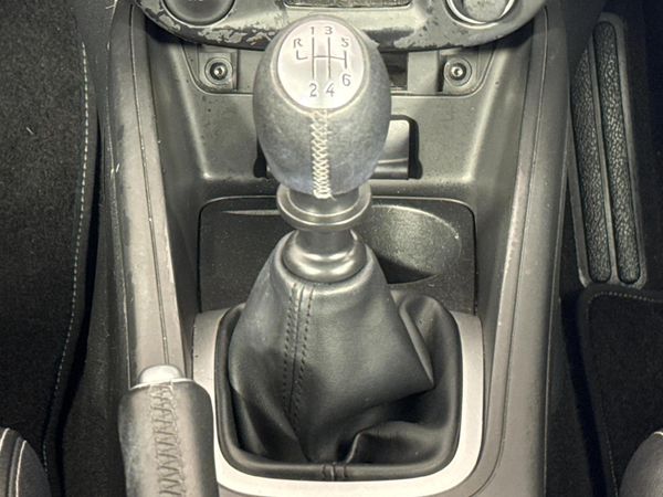 2009-Renault-Megane-III-19-dCi-Dynamique-5-dr image:10