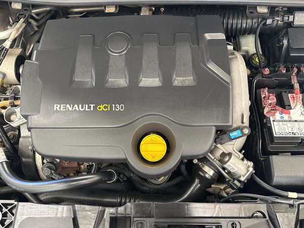 2009-Renault-Megane-III-19-dCi-Dynamique-5-dr image:13