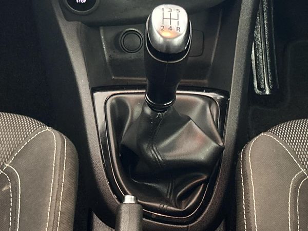 2019-Renault-Clio-IV-900T-Authentique-5-dr-66kW image:10