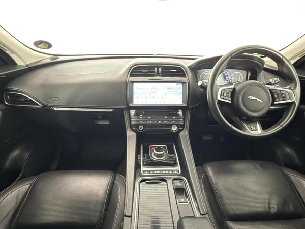 2017-Jaguar-F-Pace-30D-AWD-R-Sport image:1