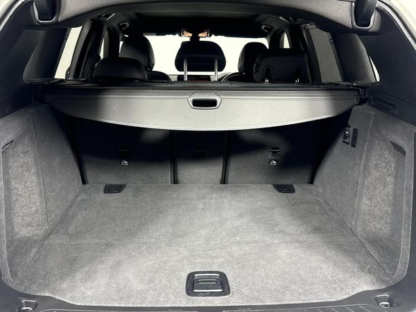 2019-BMW-X3-sDrive18d image:14