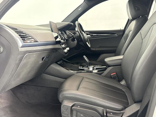2019-BMW-X3-sDrive18d image:8