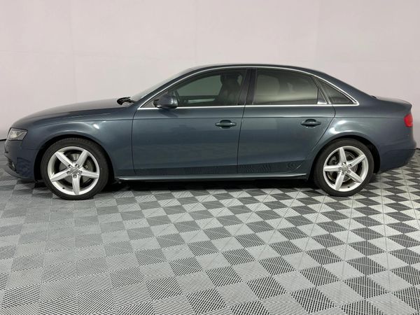 2011-Audi-A4-20-TFSI-quattro-Ambiente-Auto-155kW image:19