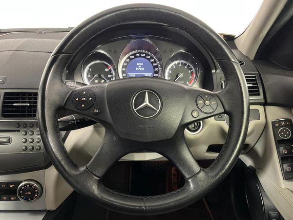 2010-Mercedes-Benz-C-Class-C-180K-BE-Avantgarde-Auto image:12