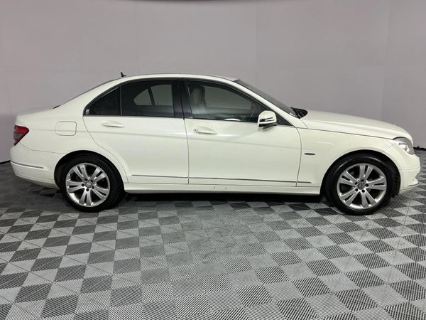 2010-Mercedes-Benz-C-Class-C-180K-BE-Avantgarde-Auto image:17