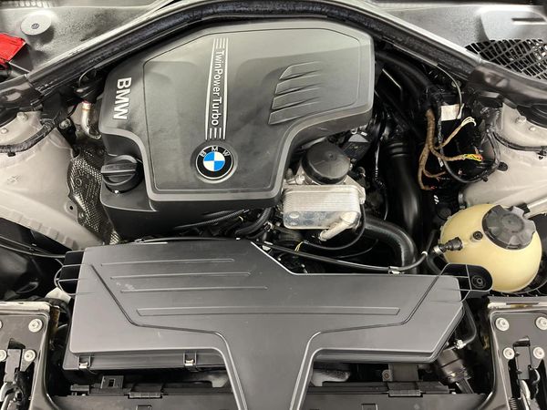2013-BMW-3-Series-320i-Auto image:13