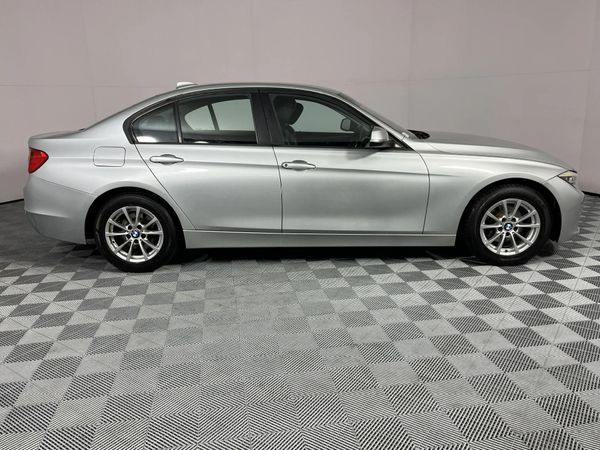 2013-BMW-3-Series-320i-Auto image:16