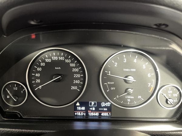 2013-BMW-3-Series-320i-Auto image:2