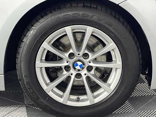 2013-BMW-3-Series-320i-Auto image:5