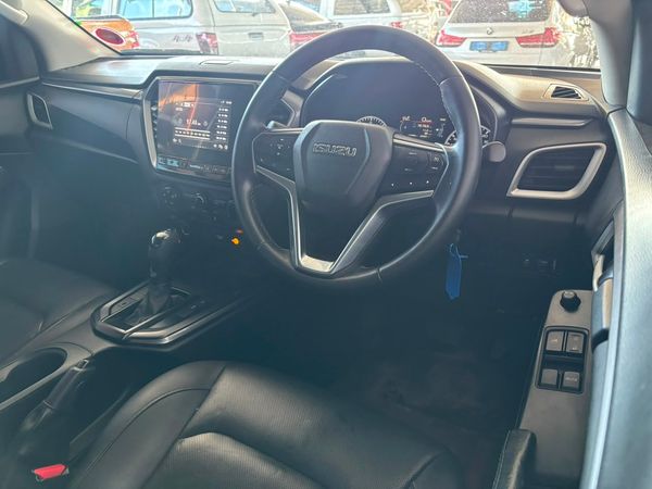 2022-Isuzu-D-Max-19-DDI-HR-LS-Auto-Extended-Cab image:2