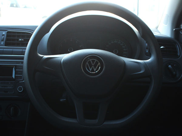 2022-Volkswagen-Polo-Vivo-14-Trendline-5-dr image:7