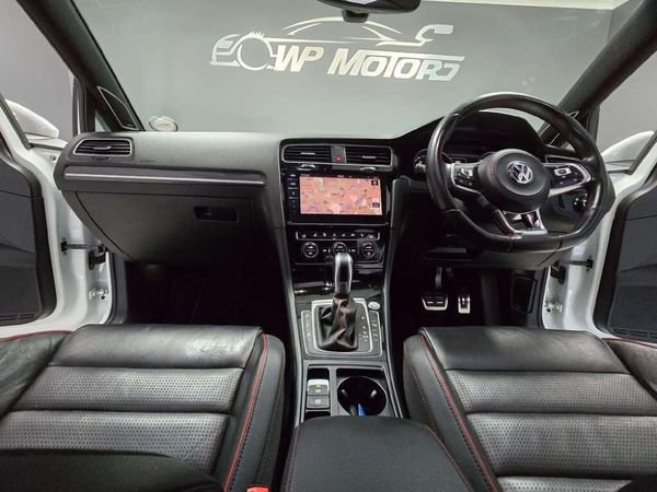 2019-Volkswagen-Golf-VII-GTI-20-TSI-Auto image:11