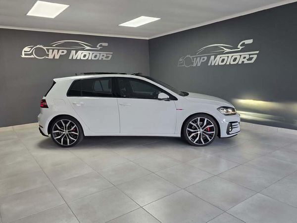 2019-Volkswagen-Golf-VII-GTI-20-TSI-Auto image:3
