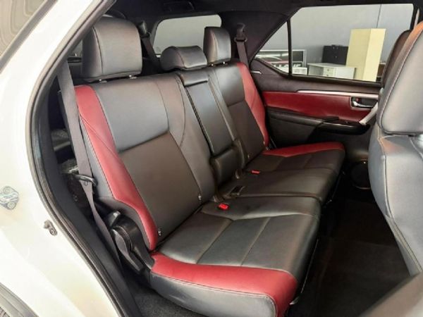 2023-Toyota-Fortuner-28-GD-6-4x4-VX-Auto image:15