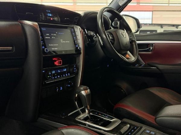2023-Toyota-Fortuner-28-GD-6-4x4-VX-Auto image:3