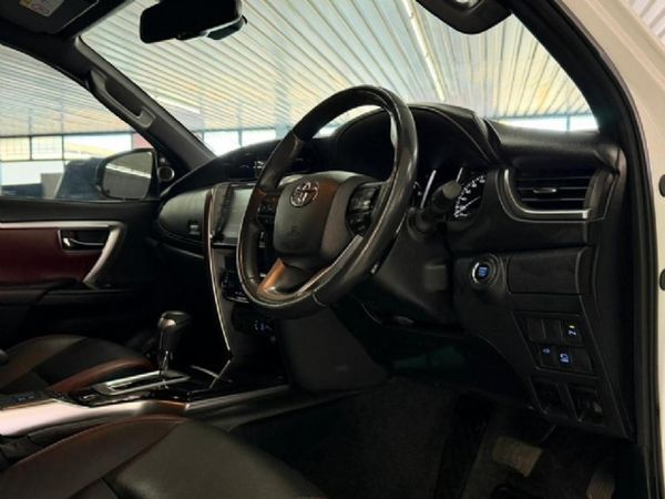2023-Toyota-Fortuner-28-GD-6-4x4-VX-Auto image:8