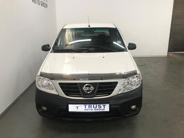 2023-Nissan-NP200-16-AC-Safety-Pack image:5
