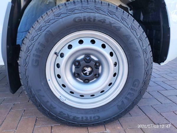 2026-Peugeot-Landtrek-19D-Active-Double-Cab-4x4 image:10
