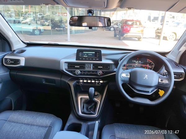 2026-Peugeot-Landtrek-19D-Active-Double-Cab-4x4 image:11