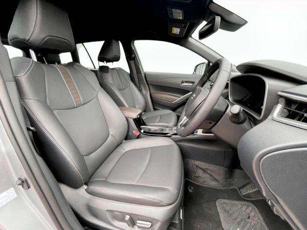 2025-Toyota-Corolla-Cross-18-XR-Hybrid image:13