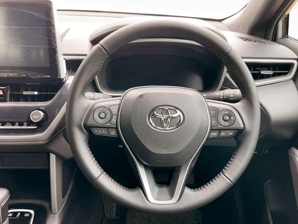 2025-Toyota-Corolla-Cross-18-XR-Hybrid image:6