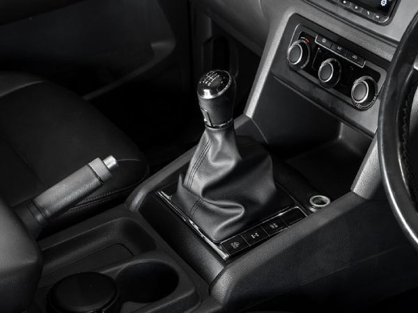 2014-Volkswagen-Amarok-20-TDI-Trendline-103kW-Double-Cab image:20
