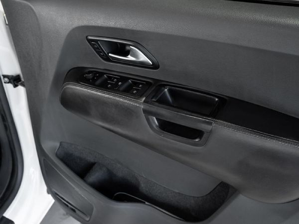 2014-Volkswagen-Amarok-20-TDI-Trendline-103kW-Double-Cab image:22