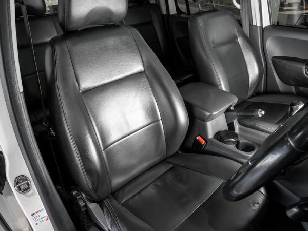 2014-Volkswagen-Amarok-20-TDI-Trendline-103kW-Double-Cab image:23