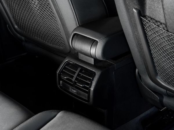 2025-Audi-Q3-Sportback-35TDI-Black-Edition image:28