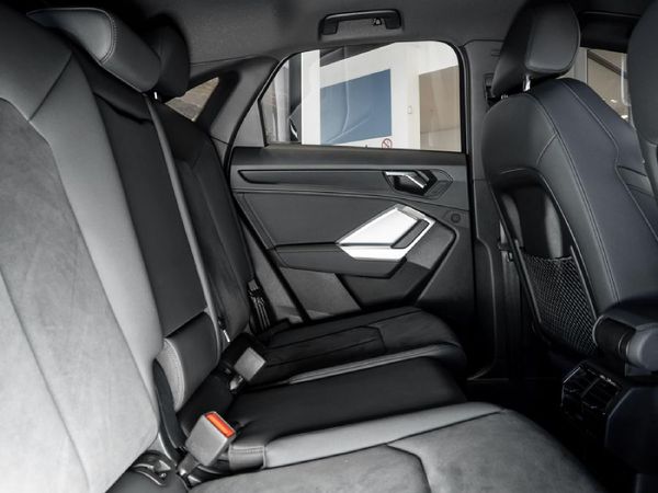 2025-Audi-Q3-Sportback-35TDI-Black-Edition image:29