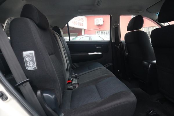 2015-Toyota-Fortuner-25-D-4D-Raised-Body-Auto image:11