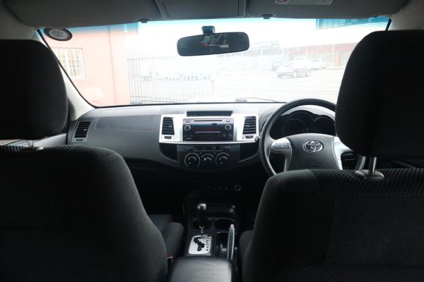 2015-Toyota-Fortuner-25-D-4D-Raised-Body-Auto image:12