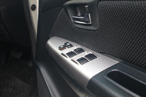 2015-Toyota-Fortuner-25-D-4D-Raised-Body-Auto image:15