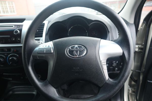 2015-Toyota-Fortuner-25-D-4D-Raised-Body-Auto image:16