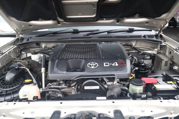 2015-Toyota-Fortuner-25-D-4D-Raised-Body-Auto image:19