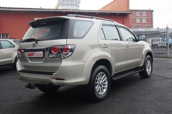 2015-Toyota-Fortuner-25-D-4D-Raised-Body-Auto image:7