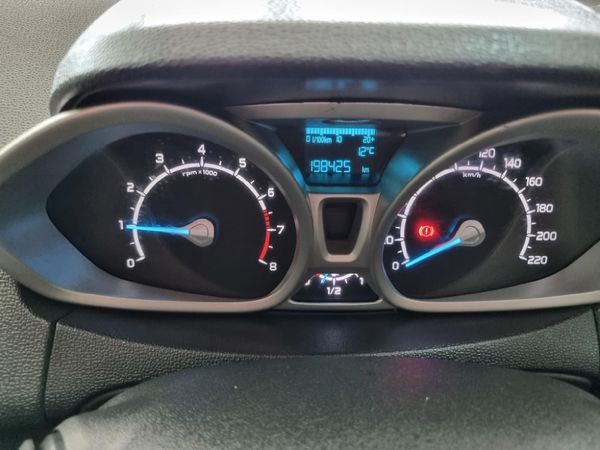 2016-Ford-EcoSport-10-EcoBoost-Titanium image:11