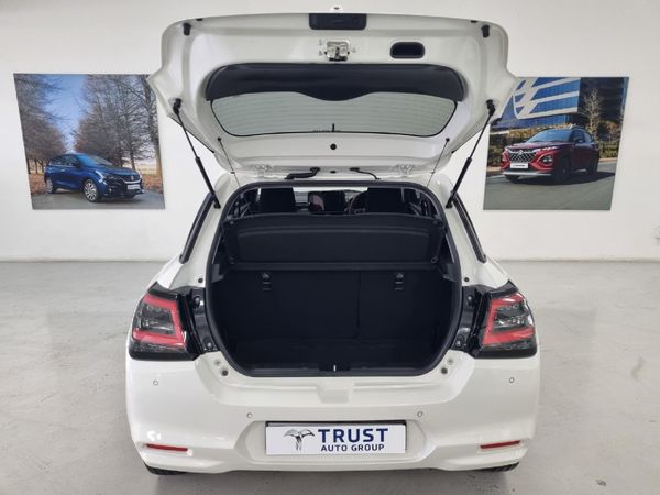 2026-Suzuki-Swift-12-GLX image:7