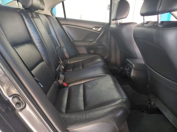 2009-Honda-Accord-24-Executive-Auto image:3