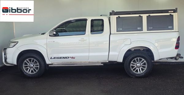 2015-Toyota-Hilux-30-D-4D-Legend-45-Xtra-Cab image:8