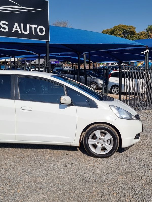 2009-Honda-Jazz-15i-EX-Auto image:1