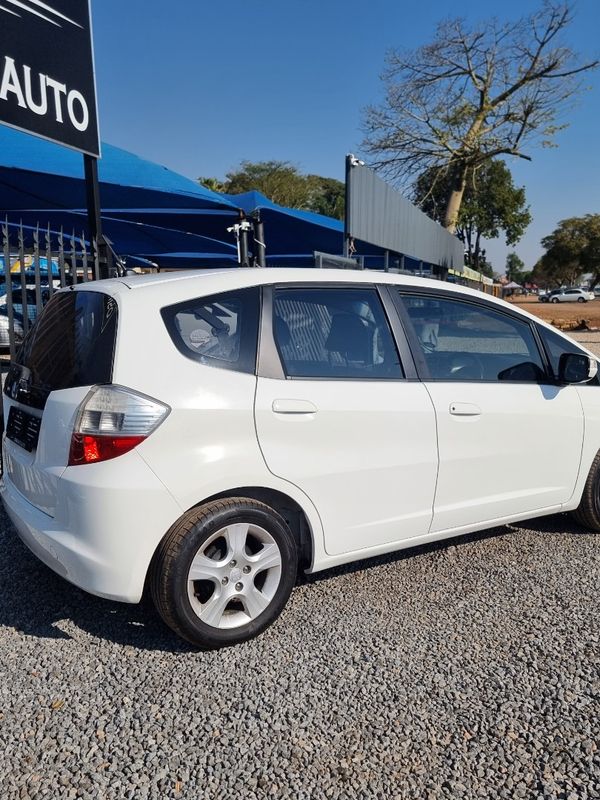 2009-Honda-Jazz-15i-EX-Auto image:4