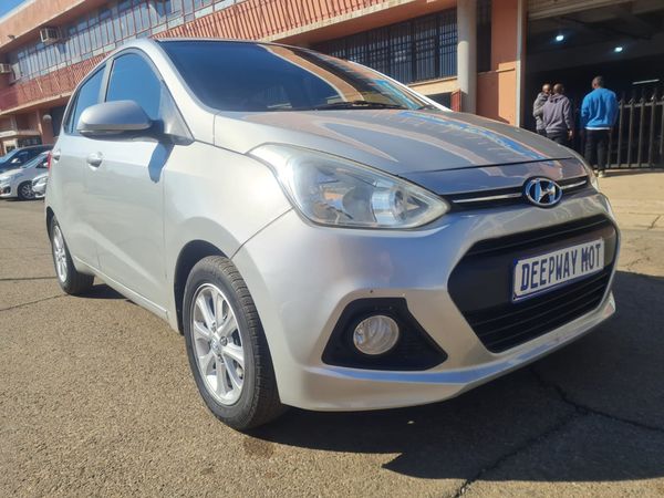 2015-Hyundai-Grand-i10-12 image:1