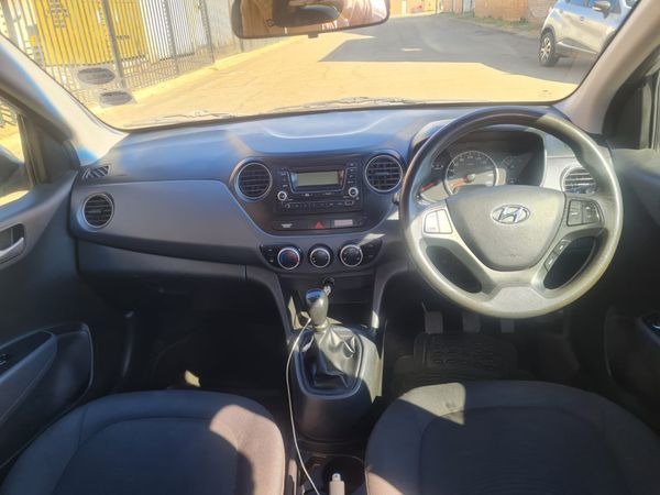 2015-Hyundai-Grand-i10-12 image:7
