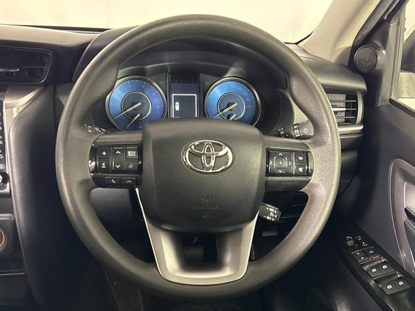 2021-Toyota-Fortuner-24-GD-6-Raised-Body-Auto image:10